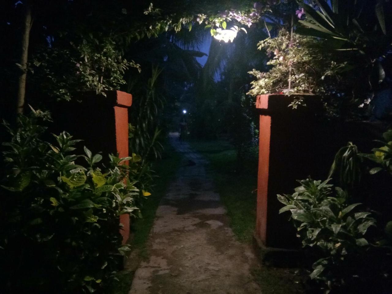 Molleh Guest House Pemuteran Екстериор снимка